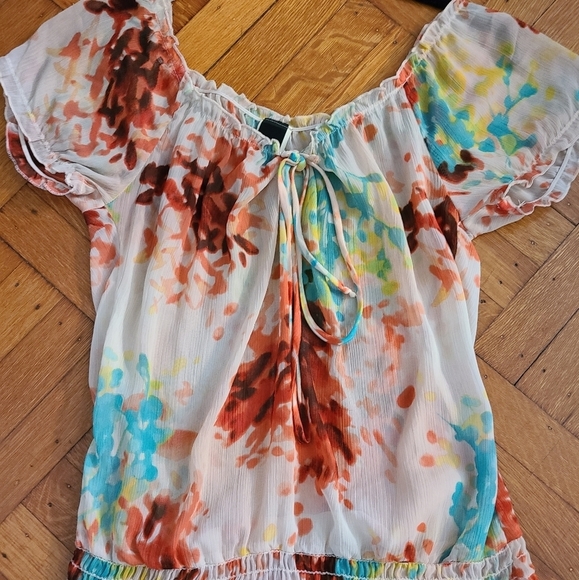 Wrapper Tops - Ladies print sheer top Hp🔥🔥